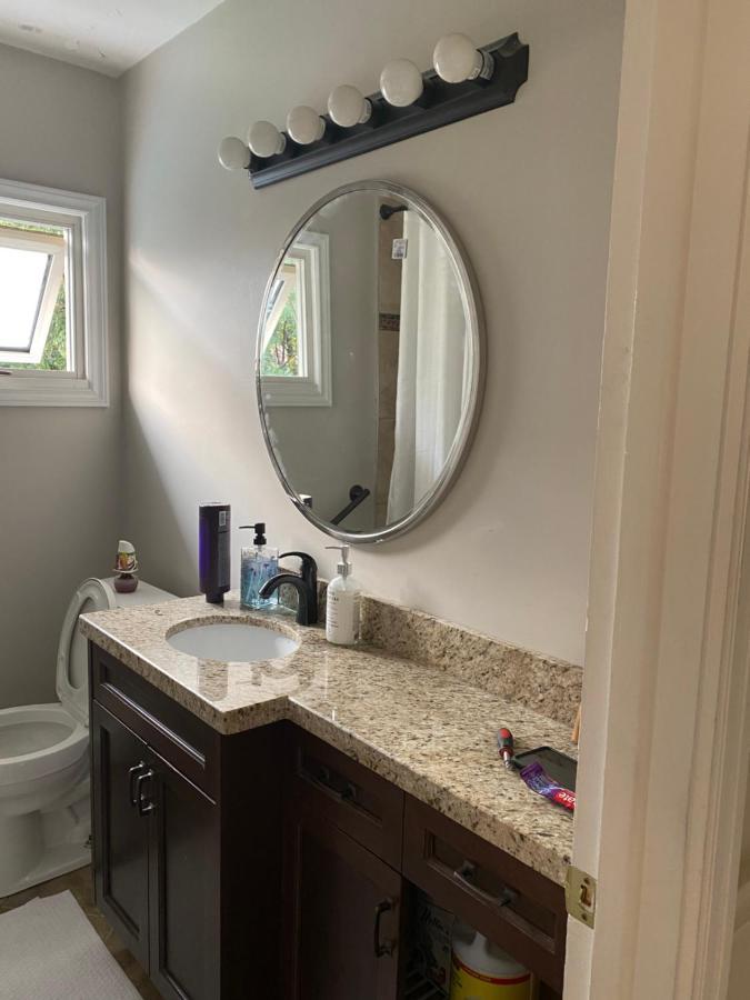 Clearbrooke Gem- Bright Private Bedroom Close To Yyz Toronto Exterior foto